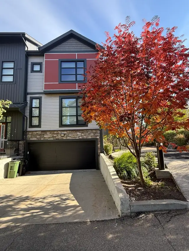 Beautiful & Spacious 3-Bed, 2.5-Bath Townhouse for Rent in Long Term Rentals in Edmonton - Image 2
