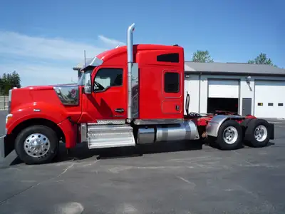 565 Cummins ( Warranty to June 29 2027 ) 18 spd. Full Locks, 13,200 / 46,000 rears on 8 bag A.R. 3:7...