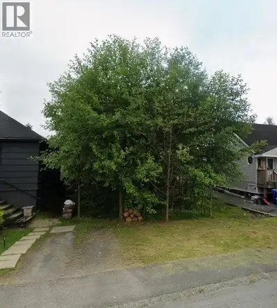 Great opportunity to hold or build on this 3,750 sq ft lot in prime location in Prince Rupert. Conve...