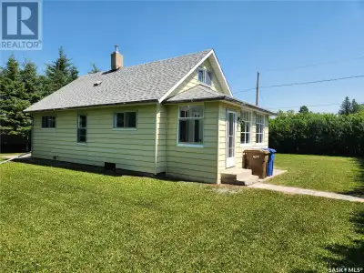 Standing strong and looking good. This well looked after home in Star City features some nice clean...