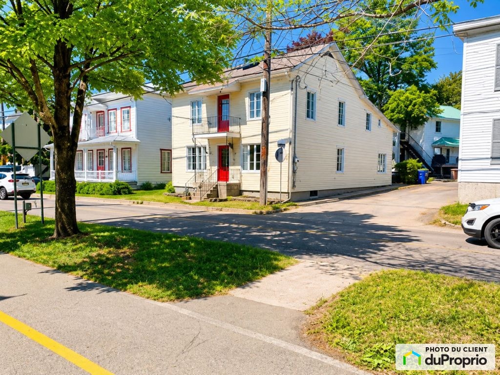 $489,000 - 2 Storey for sale in Baie-St-Paul — photo 1