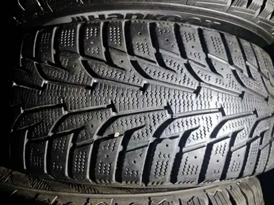 WINTER FOUR 80% NEW HANKOOK 215/55R17 98T I PIKE RS WINTER Installation and Balancing Included Looki...