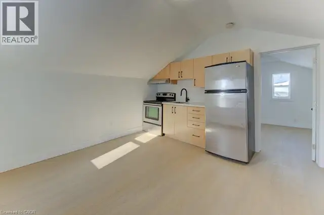 190 LANCASTER Street E Kitchener, Ontario in Houses for Sale in Kitchener / Waterloo - Image 6