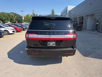 2021 Lincoln Navigator Reserve | Luxury Without Compromise Experience premium luxury, exceptional pe... (image 3)