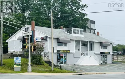 GREAT HIGH TRAFFIC AREA ON SACKVILLE DRIVE OFFERING EXCELLENT EXPOSURE. CLOSE TO ALL AMENITIES AND O...