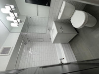 Located in the heart of the West End of Vancouver on a quiet, treelined street, Casa Del Vandt offer... (image 4)