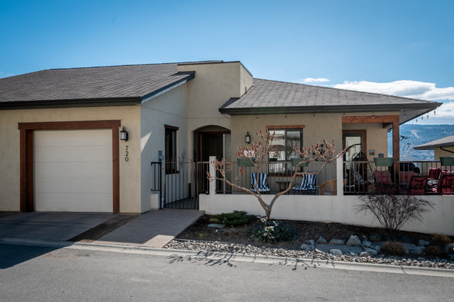 Tuscany inspired 3 bed/3bath rancher in Houses for Sale in Kamloops