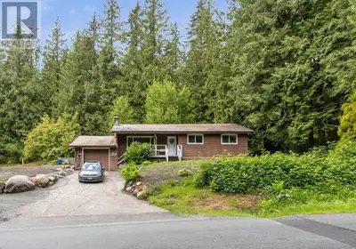 Your place in the country, relax in this three bedroom rancher away from the hustle and bustle of ci...