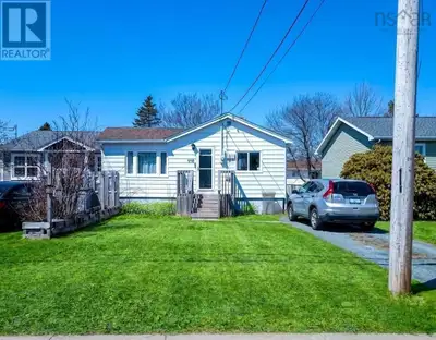 Click brochure link for more details** A first-time homebuyers dream with incredible investment pote...