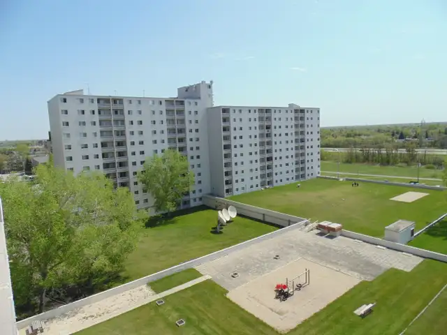 Chelsea Place  - Last 2 bdm for July in Long Term Rentals in Winnipeg - Image 9