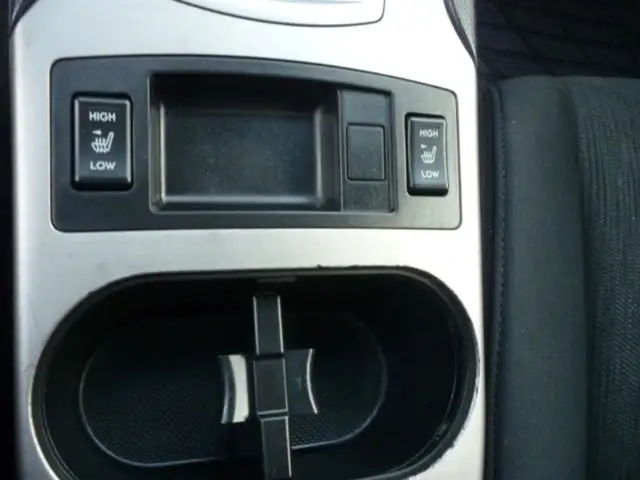 2014 Subaru Outback 4dr Wgn H4 Auto 2.5i Premium in Cars & Trucks in Calgary - Image 21