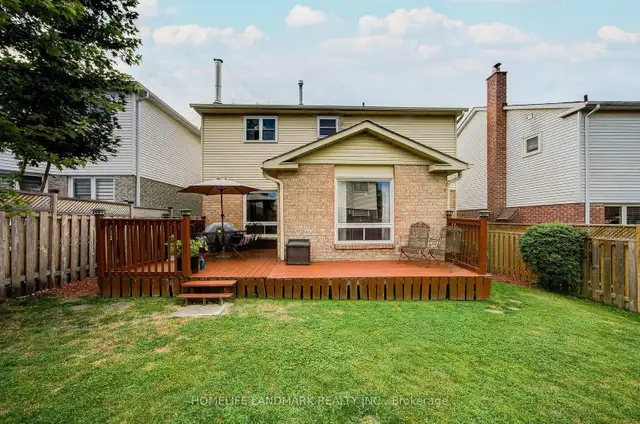 Beautiful House In Aurora, photo 2 of 4