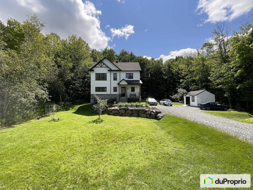$709,000 - 2 Storey for sale in Sherbrooke (Fleurimont) — photo 1
