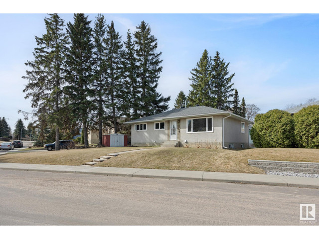 10328 73 ST NW Edmonton, Alberta in Houses for Sale in Edmonton