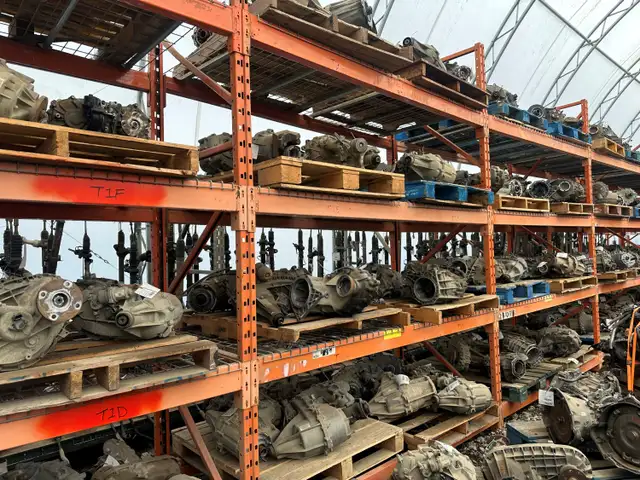 WE HAVE LOTS OF TRANSFER CASES!  FORD, RAM, GMC, CHEVROLET in Transmission & Drivetrain in Calgary - Image 3
