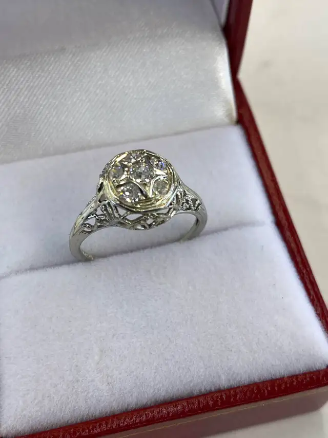 Vintage 18K Gold & Mine Cut Diamond Ring - 0.33TCW in Jewellery & Watches in City of Toronto - Image 4
