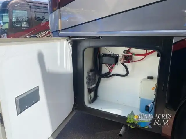 2018 Fleetwood RV Discovery 38K only 14,584 Miles in RVs & Motorhomes in Moncton - Image 61