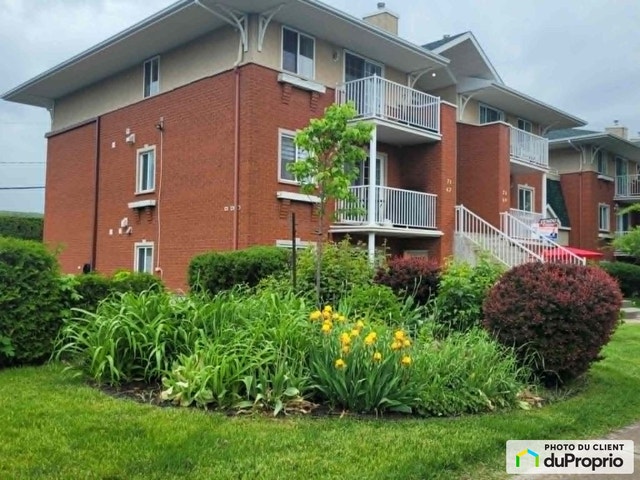 $349,900 - Condominium for sale in St-Basile-Le-Grand — photo 1