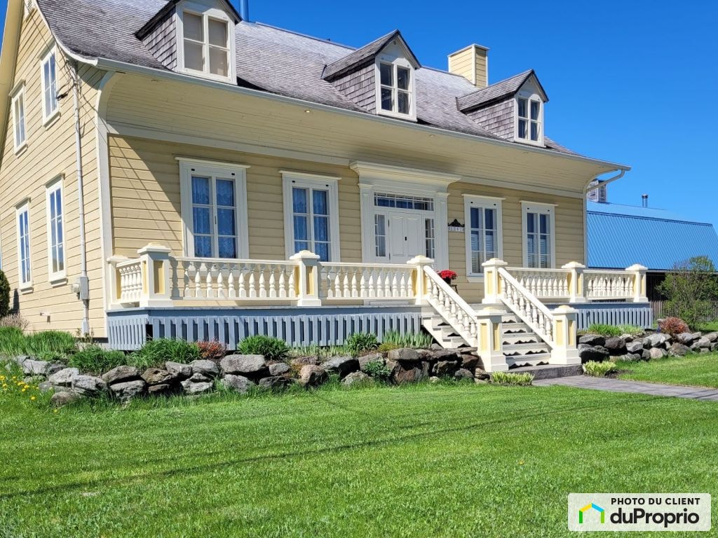 $645,000 - 1 1/2 Storey for sale in Ste-Marie — photo 1