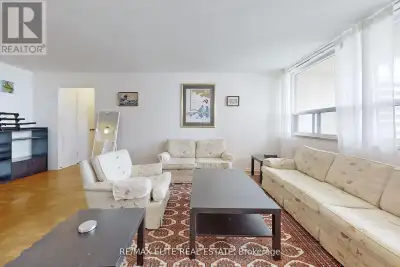 Stunning & Rarely Available Corner Unit - 3 Bedroom Lease! ALL-INCLUSIVE! One of the best units in t...