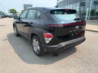 Nouvel Arrivage! Découvrez ce Hyundai Kona Essential 2026, un VUS sous-compact moderne qui combine c... (image 6)