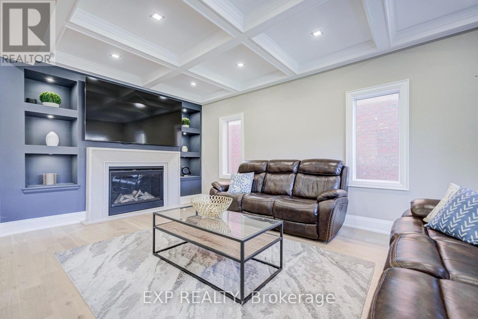 4-Bedroom Detached Home for Sale in Newmarket | 2,800 Sq. Ft., photo 5 of 7