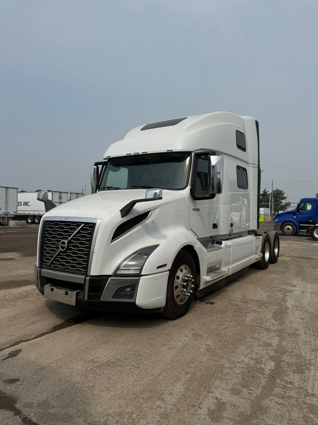2023 Volvo 860 144,000KM ONLY **ENG PLAN 2 WARRANTY** in Heavy Trucks in Mississauga / Peel Region - Image 3
