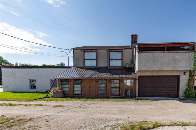 237 Main Street N Morris, Manitoba in Houses for Sale in Portage la Prairie - Image 2