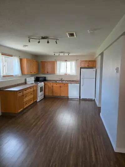 Charming Pet Friendly 2 Bedroom Basement Suite in Kentwood