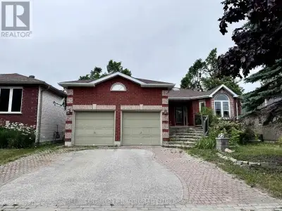 22 MAPLETON AVENUE Barrie (Holly), Ontario