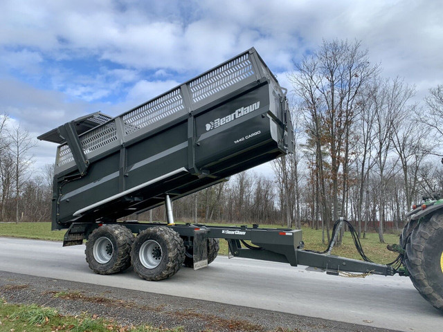 BearClaw Silage/Grain Trailers in Farming Equipment in Napanee - Image 3