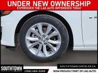 2024 Chevrolet Malibu LT 1LT Experience the Chevrolet Malibu LT with only 43715 km on the odometer.... (image 6)