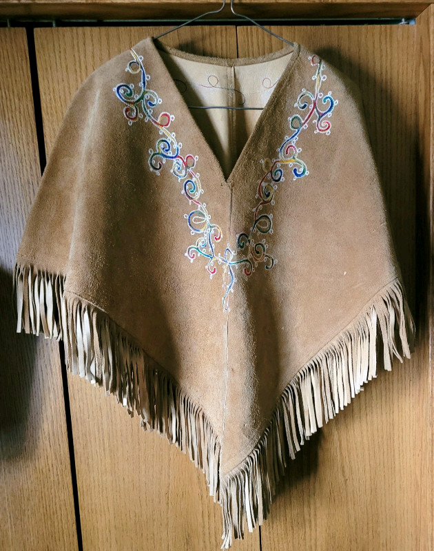 Deerskin Poncho in Women's - Tops & Outerwear in Lethbridge - Image 4