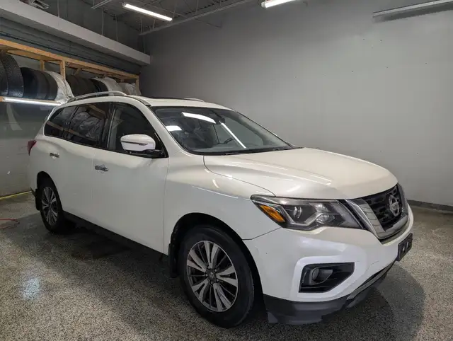2017 Nissan Pathfinder 4WD 4dr SL for sale in Cars & Trucks in Cambridge - Image 2