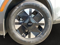This Kia Sportage Hybrid has a dependable Intercooled Turbo Gas/Electric I-4 1.6 L/98 engine powerin... (image 6)
