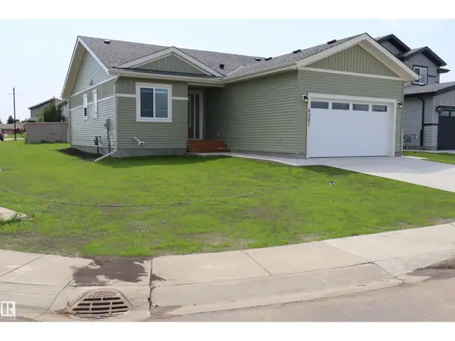 4301 Cedar Drive Wetaskiwin, Alberta in Houses for Sale in Edmonton - Image 4