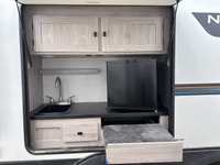 The perfect family trailer is here! Enjoy the many luxuries of this Coachmen model that provide not... (image 4)