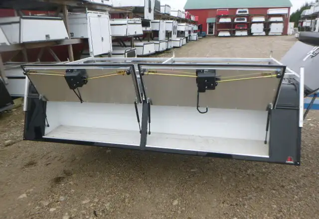 2020 - 2026 GMC Sierra or Chevrolet Silverado HD 2500/3500 8 cap in Other Parts & Accessories in Kitchener / Waterloo - Image 4