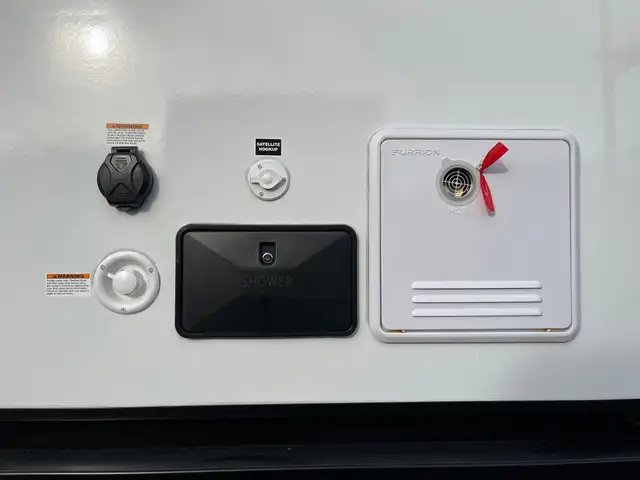 2026 Winnebago Thrive 22MBH in Travel Trailers & Campers in Terrace - Image 5