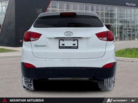 Leather Seats, Sunroof, Heated Seats, Bluetooth, Blind Spot Detection! Compare at $12976 - Our Price... (image 4)