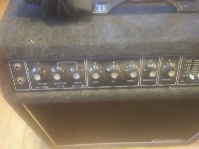 very soilid built TOURING AMP CARVIN  100 WATT TUBE or trade in Amps & Pedals in Fredericton - Image 10