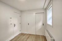 Renovated Akelius two bedroom apartment for rent. Located near Sherbrooke in the Westmount neighborh... (image 6)