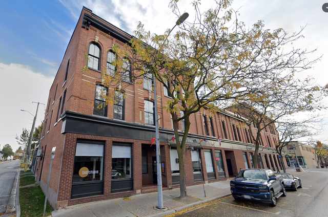 700 sf GROUND FLOOR SPACE AVAILABLE BEAUTIFUL DOWNTOWN COBOURG