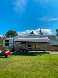 2006 Cedar Creek 5th Wheel Trailer by Forest River