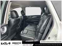 The 2017 INFINITI QX60 AWD in elegant white is a true performer with its reliable all-wheel drive an... (image 8)
