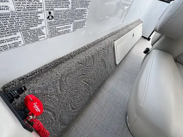 2019 SYLVAN Mirage 8522 Party Fish Luxury Ed TRITOON -used ponto in Powerboats & Motorboats in Prince Albert - Image 20