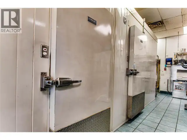 3408 31 Avenue Vernon, British Columbia in Commercial & Office Space for Sale in Vernon - Image 14