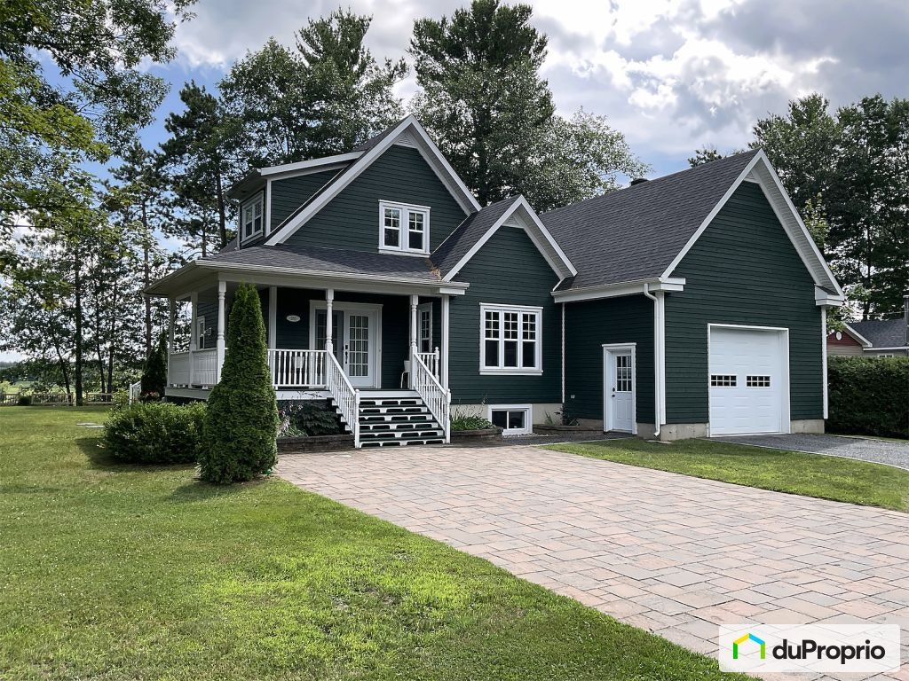 $742,500 - 1 1/2 Storey for sale in Drummondville (St-Nicéphore) — photo 1