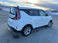 Wireless Charging, Heated Steering Wheel, Lane Keep Assist, Blind Spot Detection, Android Auto! SALE... (image 4)