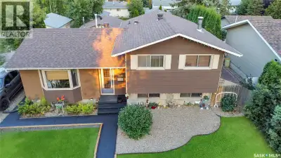 Spacious move in ready 4 level split home in the sought after Cresent Acres 4 Bedroom 3 bathroom hom...